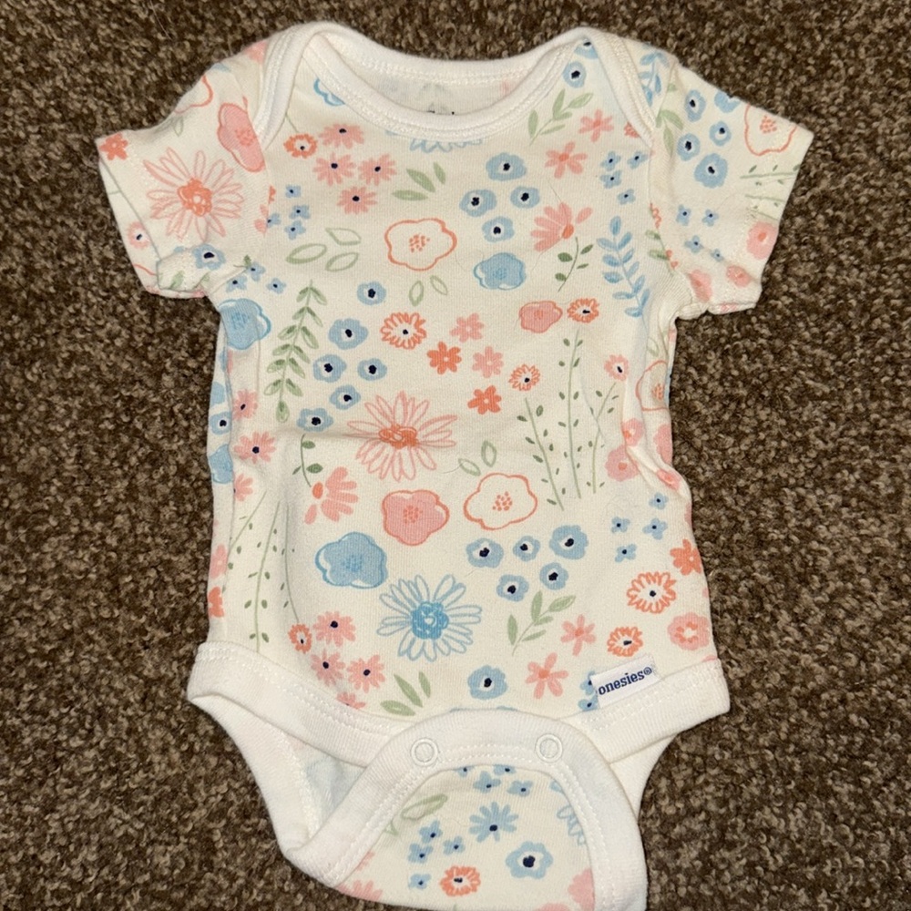 Floral Onesie NB - Picture 2 of 4